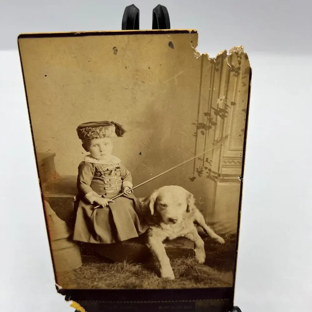 Na antique mounted