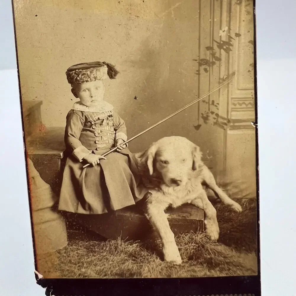 Na antique mounted