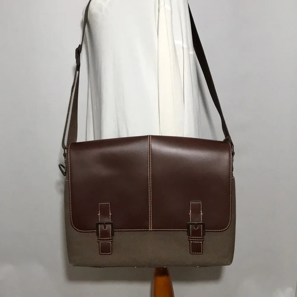 BOCONI NASHVILLE BRYANT LTE SLIM DOUBLE BUCKLE CANVAS & LEATHER MESSENGER