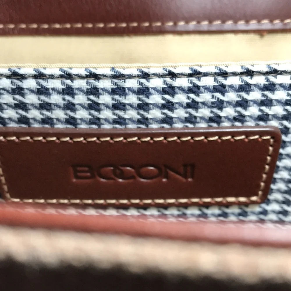 BOCONI NASHVILLE BRYANT LTE SLIM DOUBLE BUCKLE CANVAS & LEATHER MESSENGER