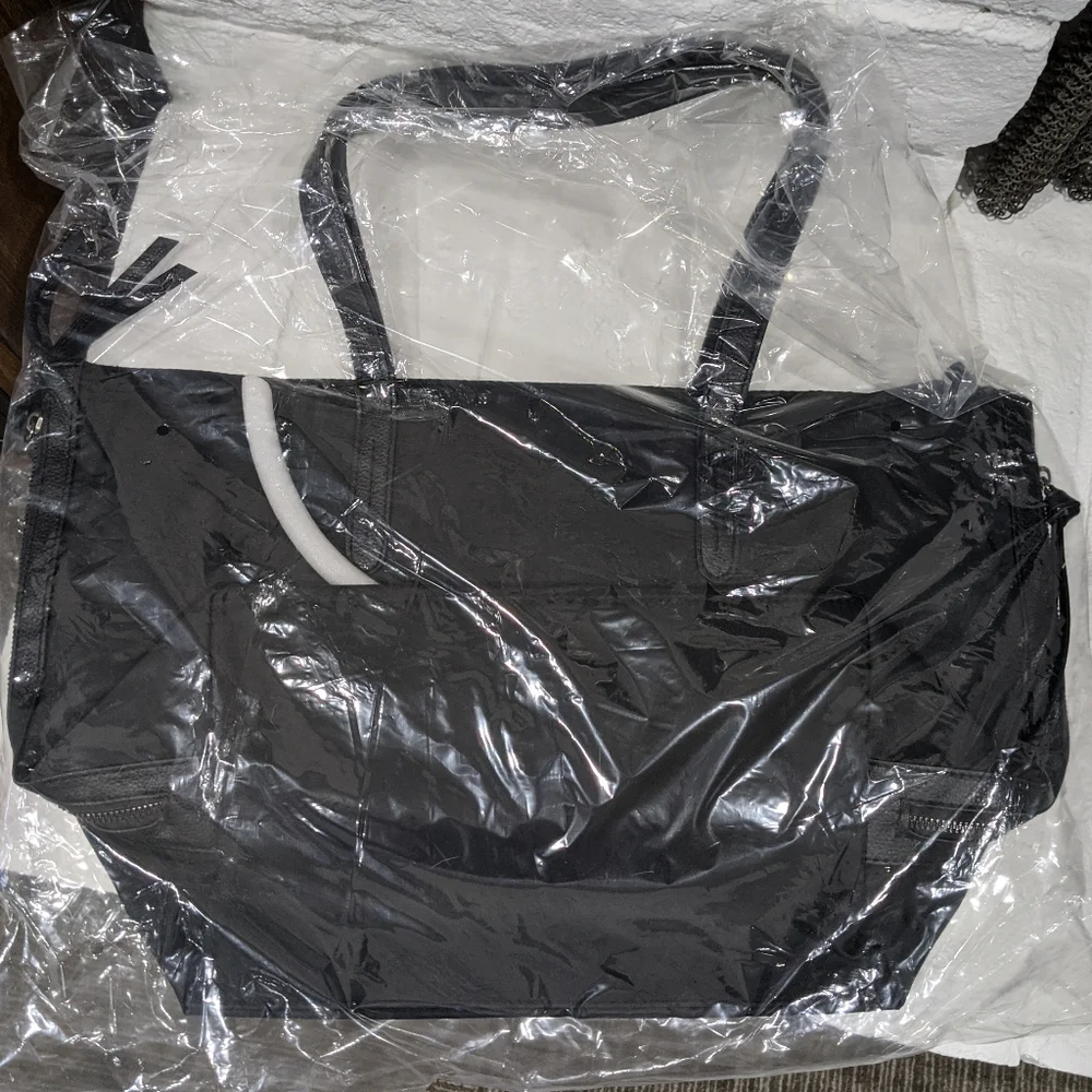 Botkier new package