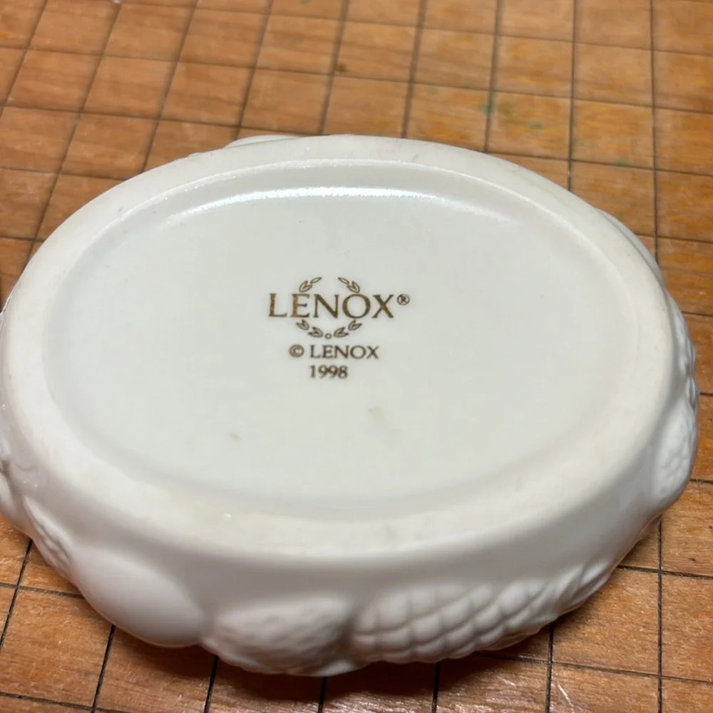 Lenox apples trim are