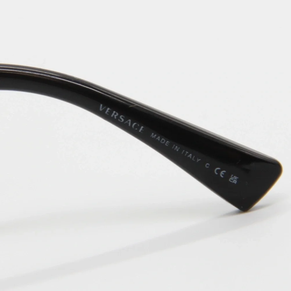 Versace model ve2257