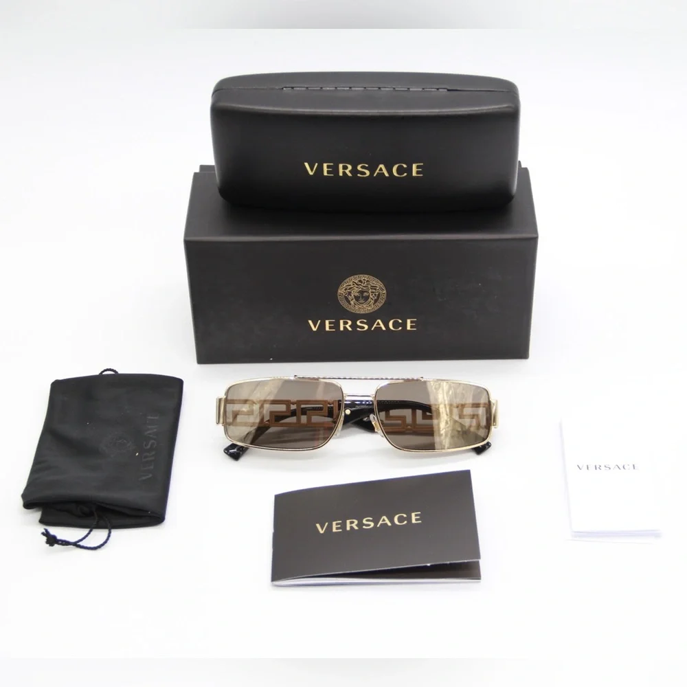Versace model ve2257