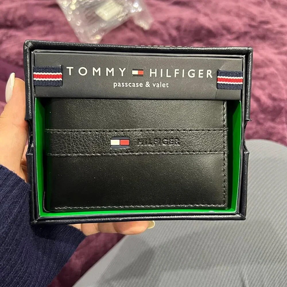 Tommy Hilfiger Men's Classic Bifold Wallet with ID Window and Multiple Card Slot