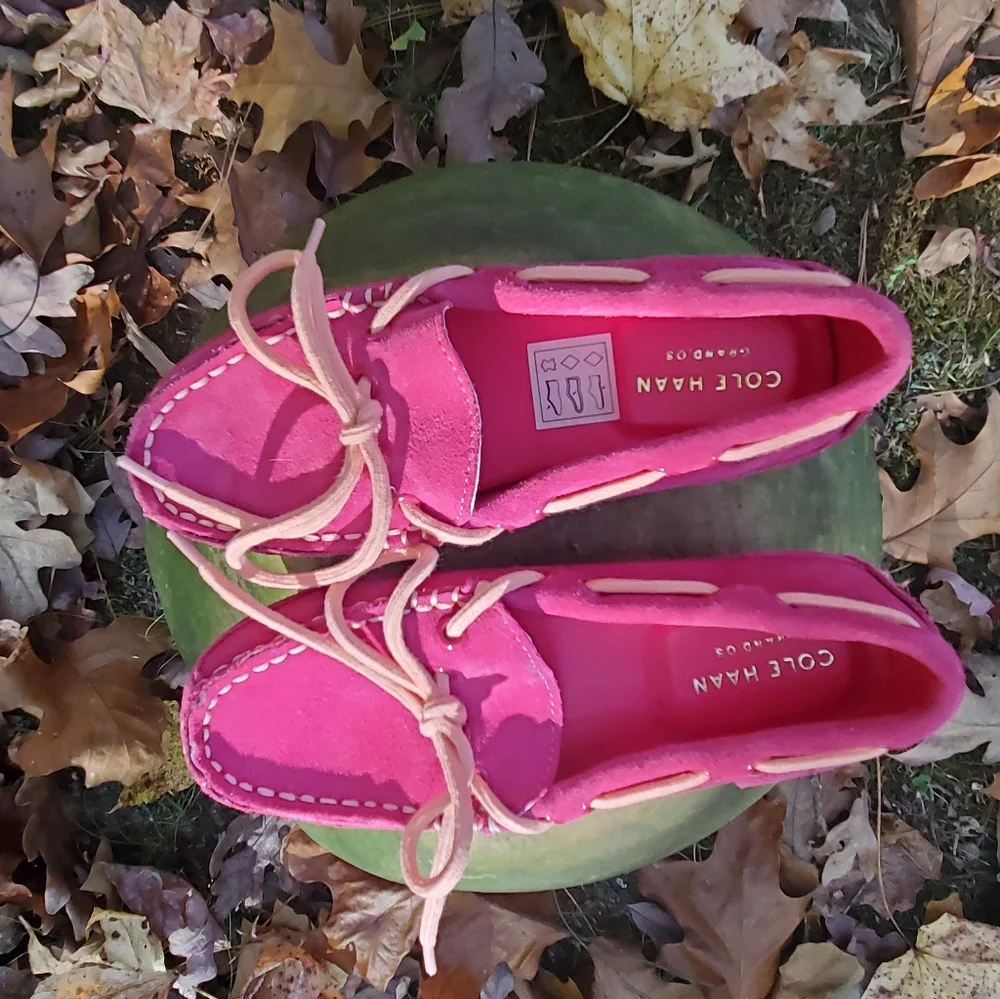COLE HAAN GRANT DRIVER MOCCASINS LOAFERS PINK SUEDE GIRLS (NWOT)