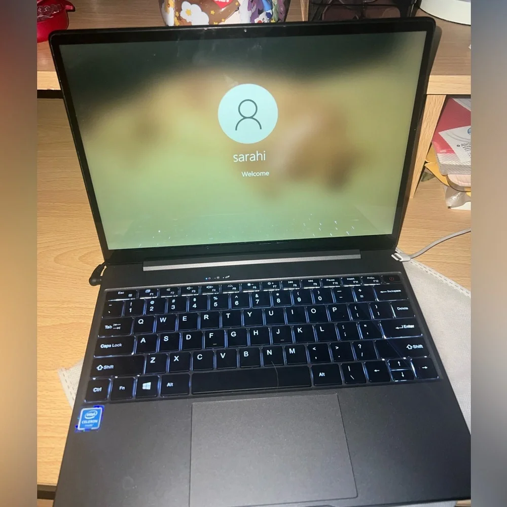 CHUWI laptop Good conditions keyboard lights up