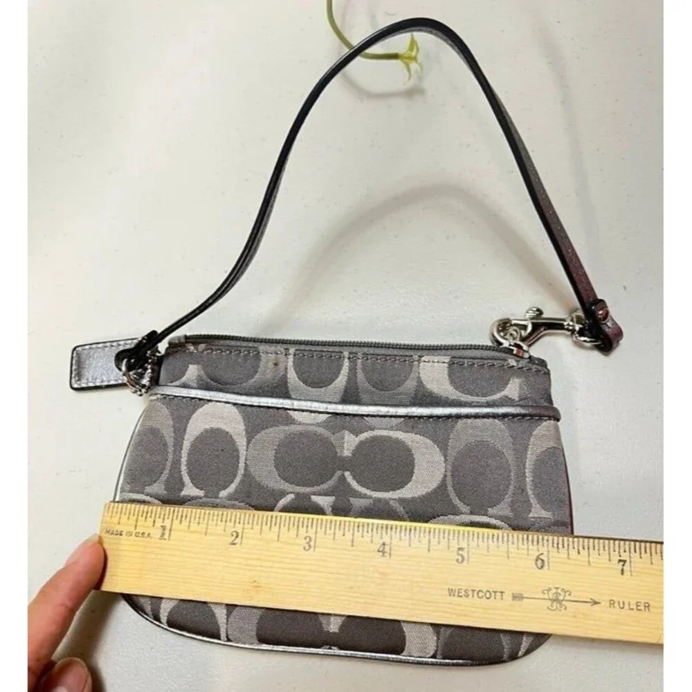 COACH SIGNATURE C SMALL SILVER WRISTLET F45659 SILVER/GREY WHITE