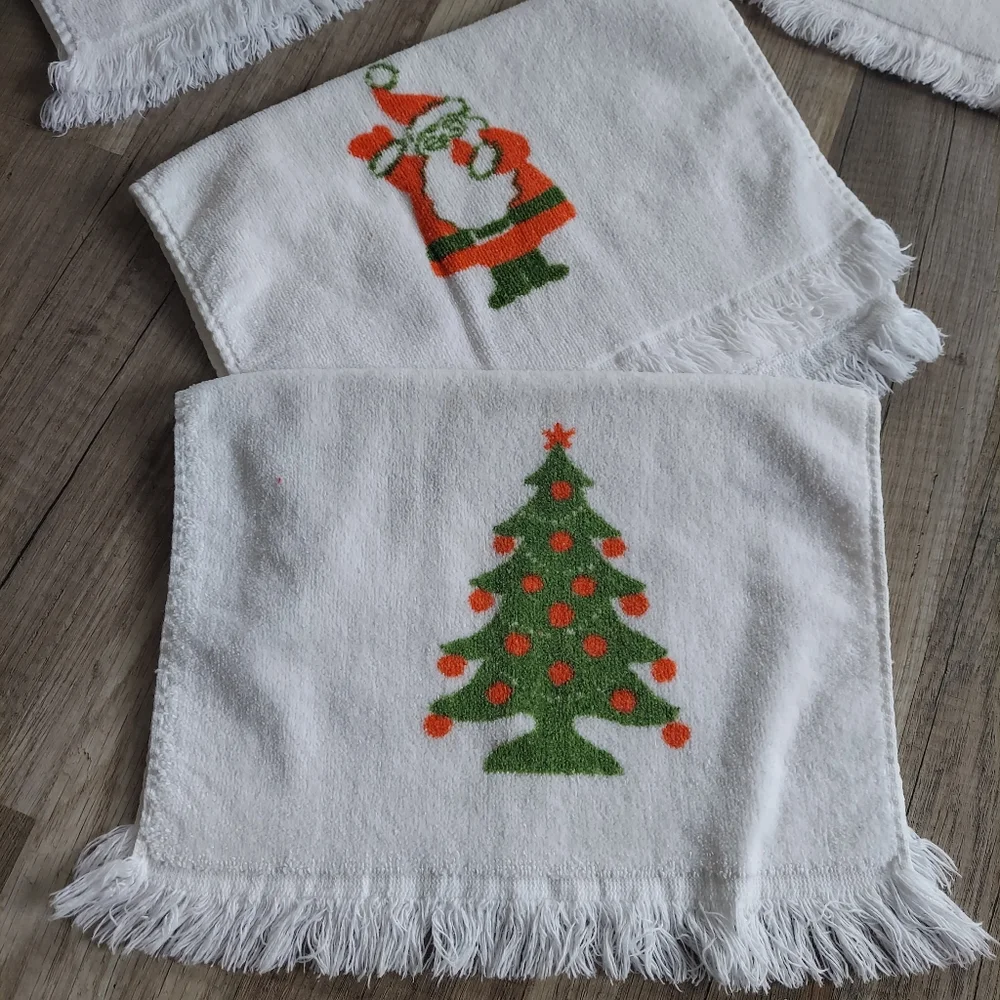 Vintage Mod Kitschy Christmas Hand Towels