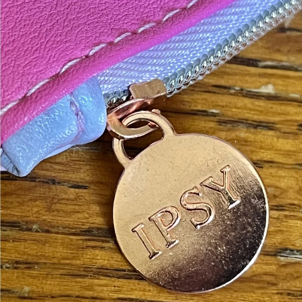 Ipsy makeup bag with SURPRISE piece of jewelry Roses New