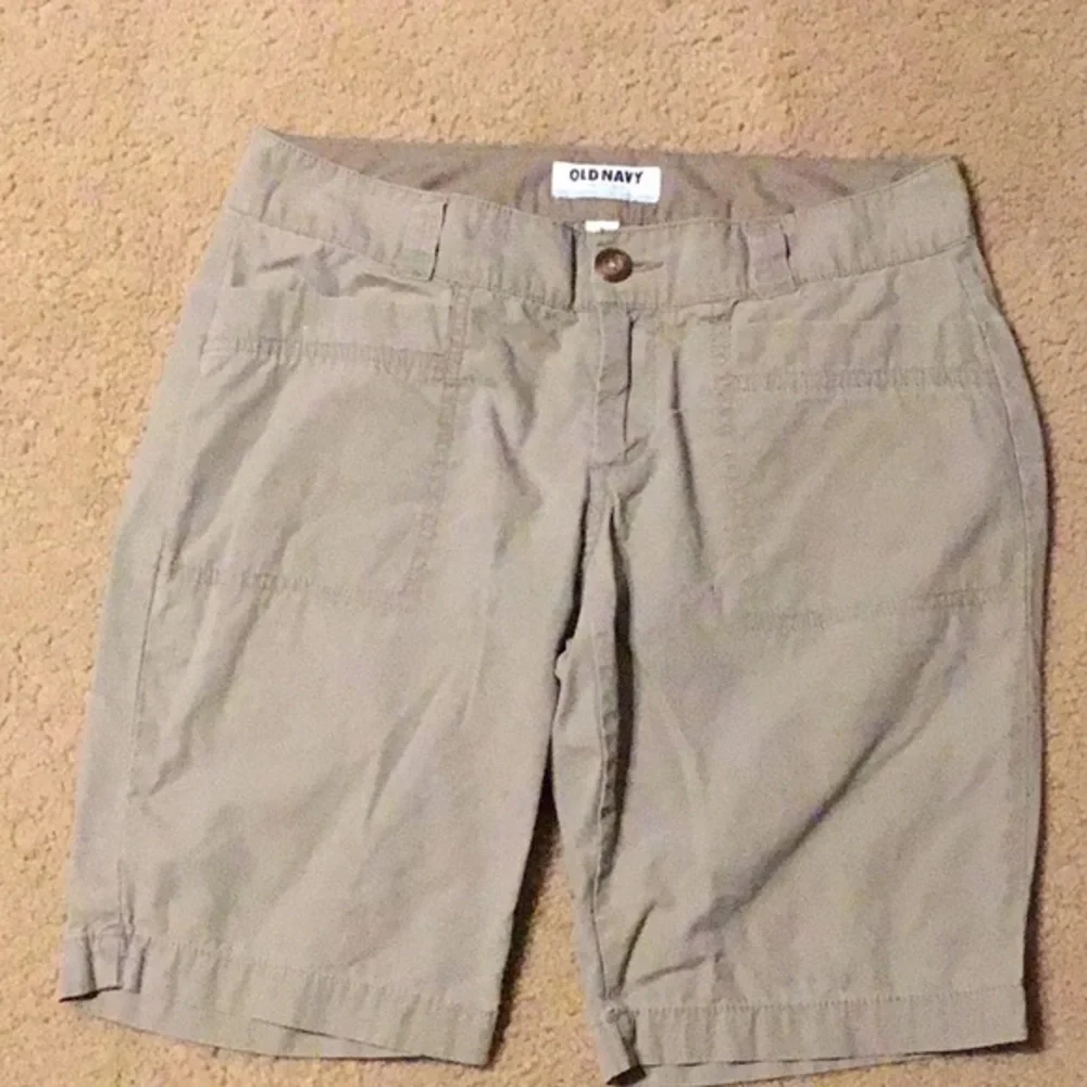 OLD NAVY tan cargo shorts size 4