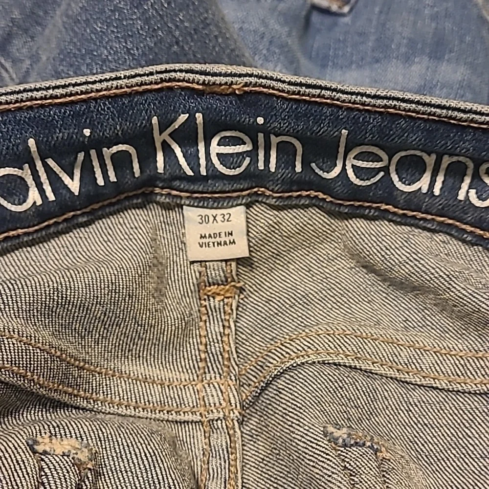 worn skinny front