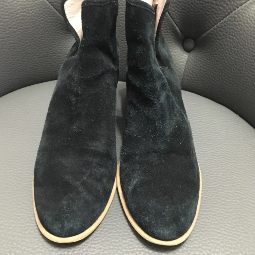 hinge suede booties