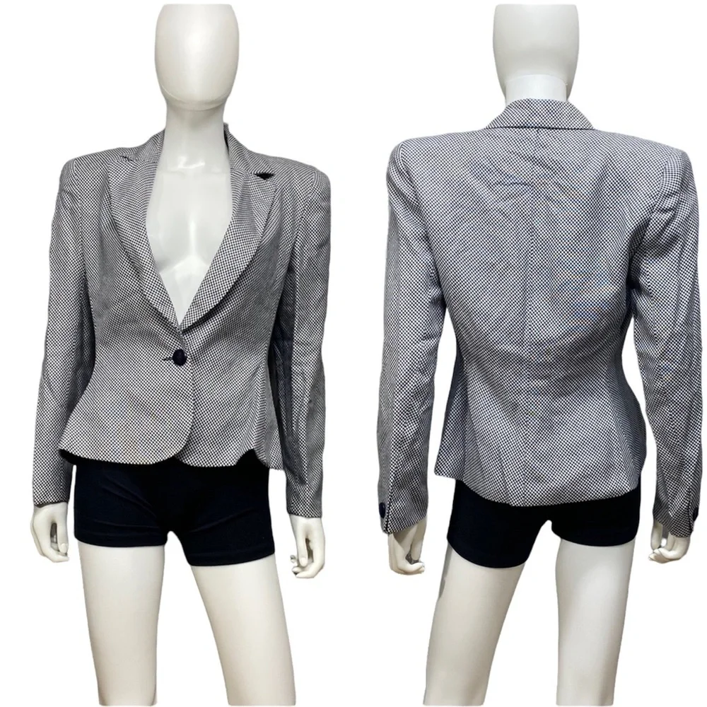 Dior button size buttoned