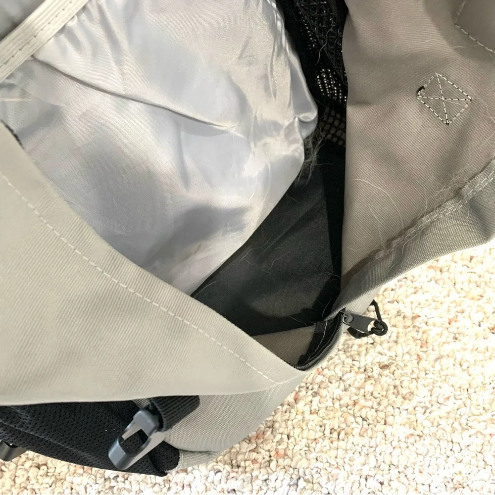 N/A pet carrier