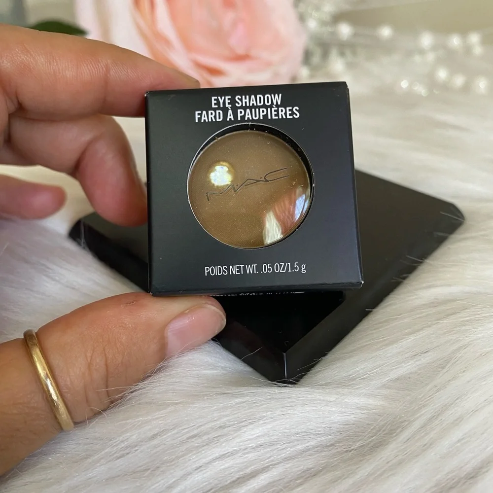 MAC Cosmetics mac eyeshadow