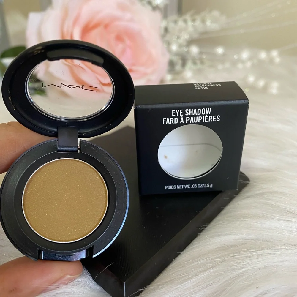 MAC Cosmetics mac eyeshadow