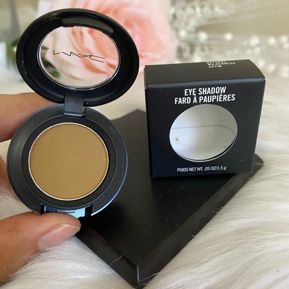 MAC Cosmetics mac eyeshadow