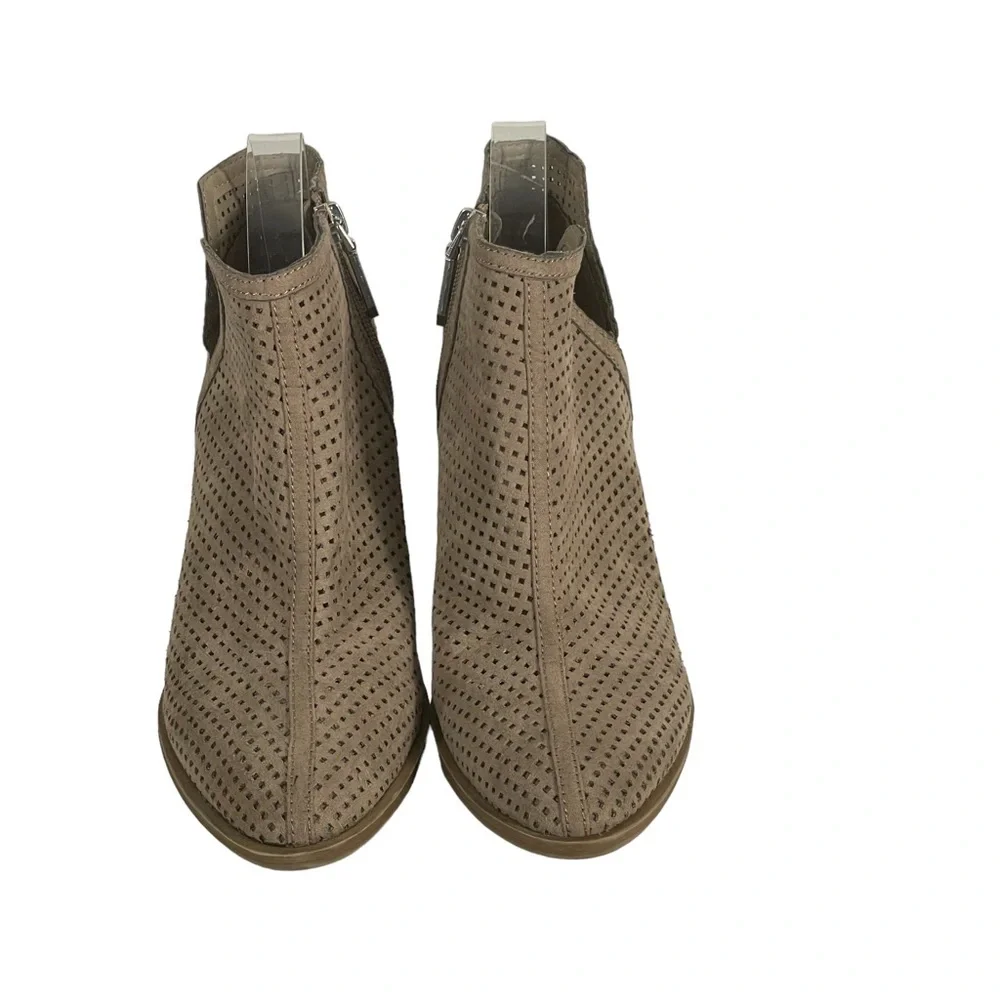 DV Dolce Vita Tan Faux Perforated Suede Zip Western Ankle Boot Sz 7.5
