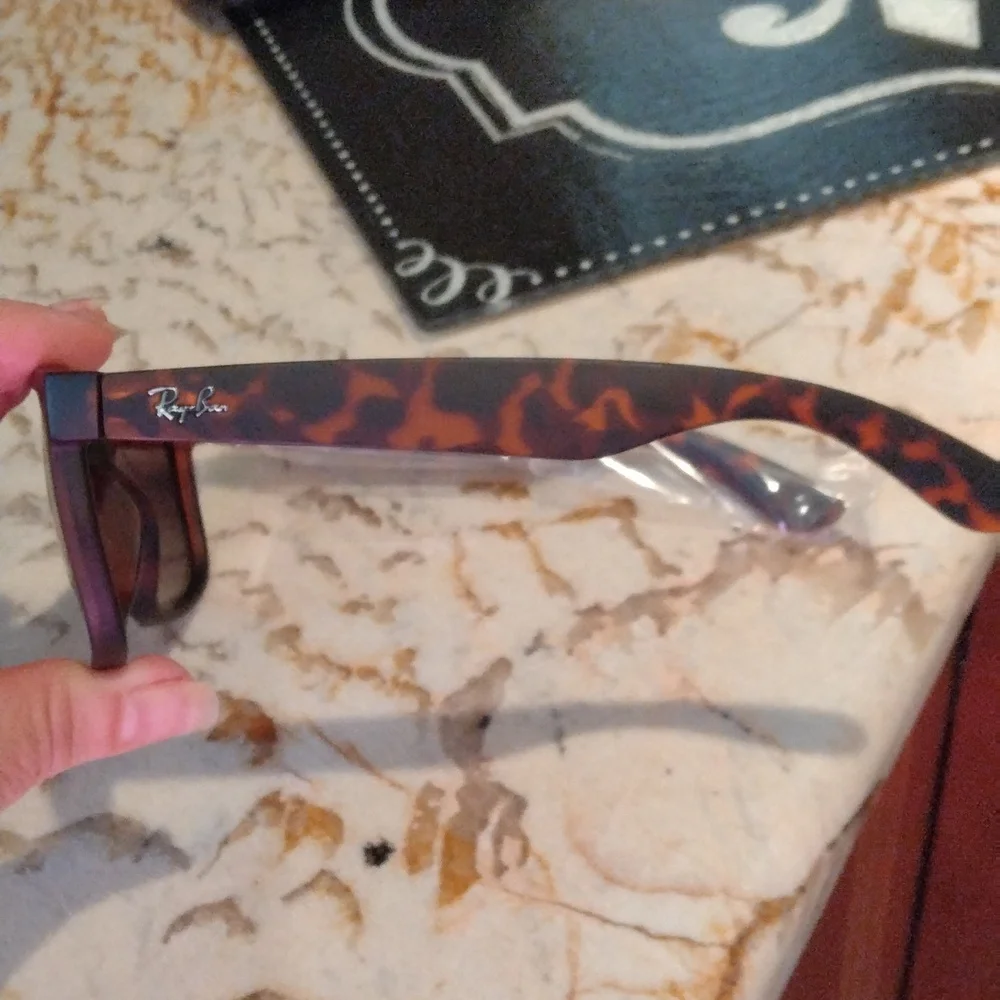 Ray-Ban authentic new