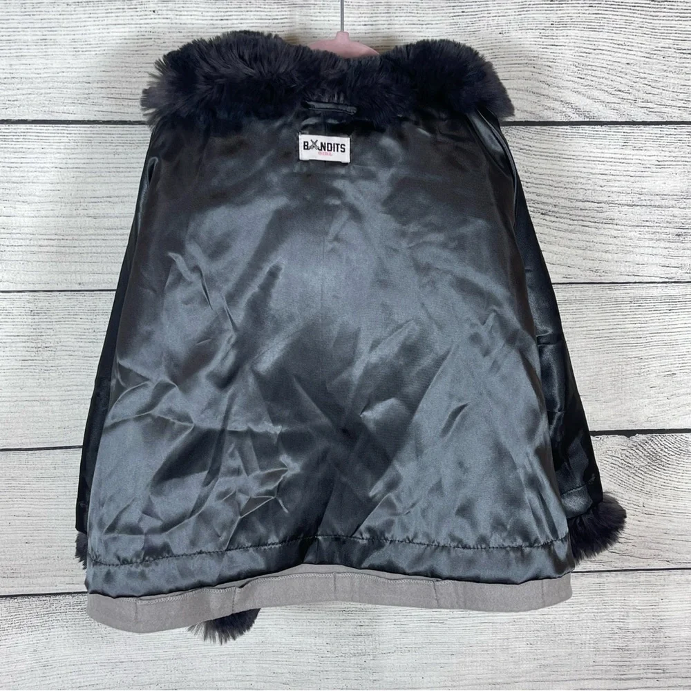 Bandits Girls Gray Faux Fur Cape Sz M