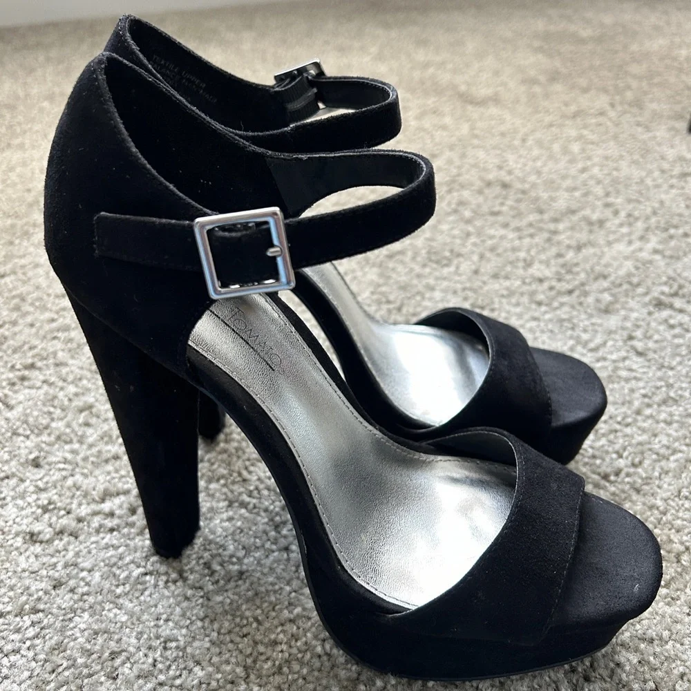 Hot Tomato black platform