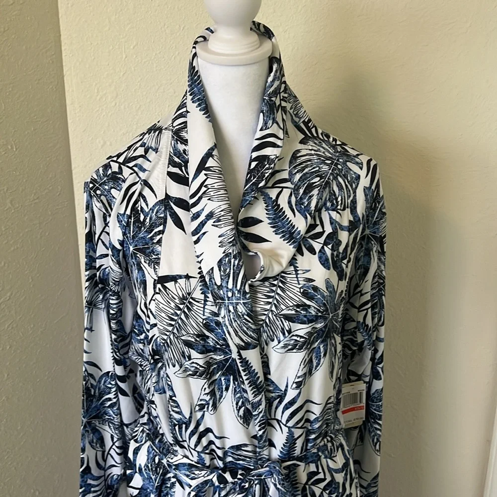 NWT Yarn & Sea Sleep Robe, Size X-Small