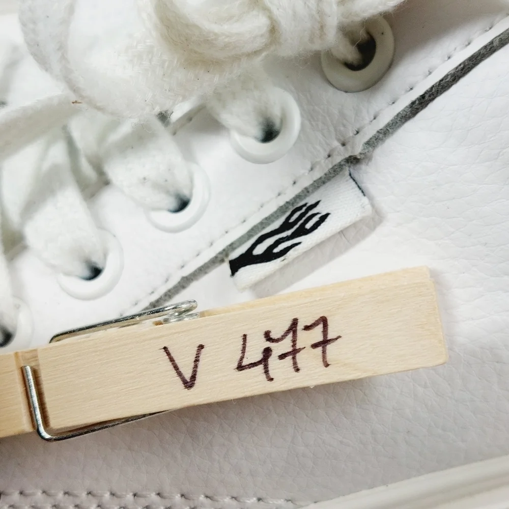 STRAYE White Sidewalk Low-Top Sneakers V477