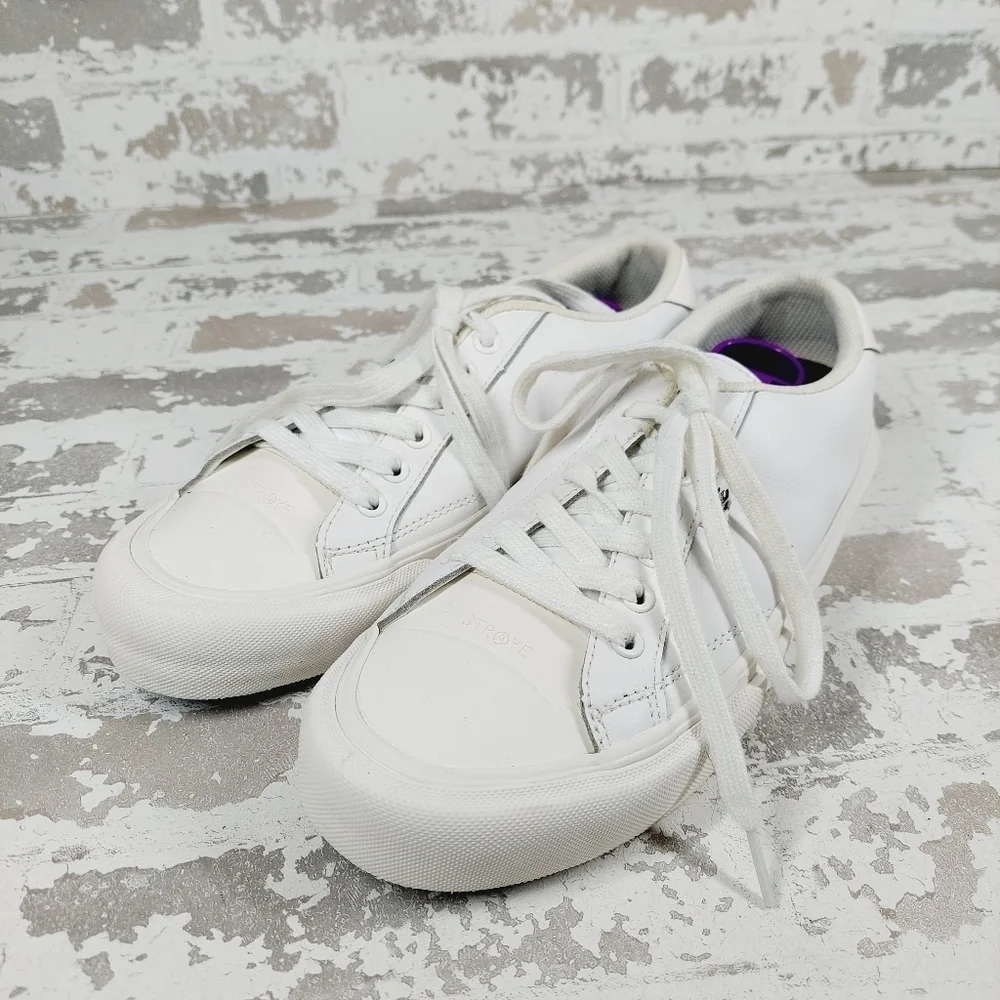 STRAYE White Sidewalk Low-Top Sneakers V477