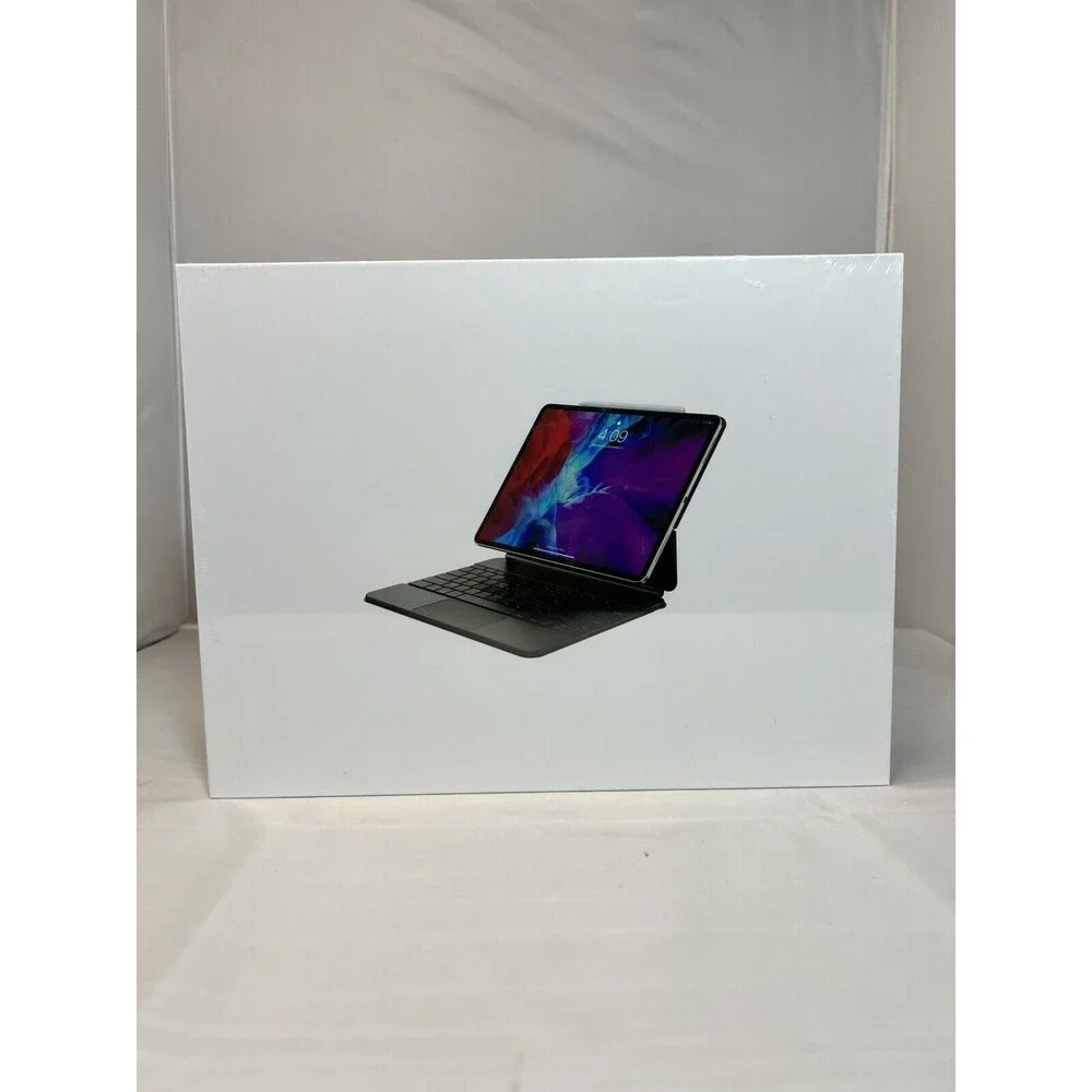 White Magnetic Keyboard Case For iPad Pro 11/10.9 2nd, 3rd, & iPad Air 5th Gen
