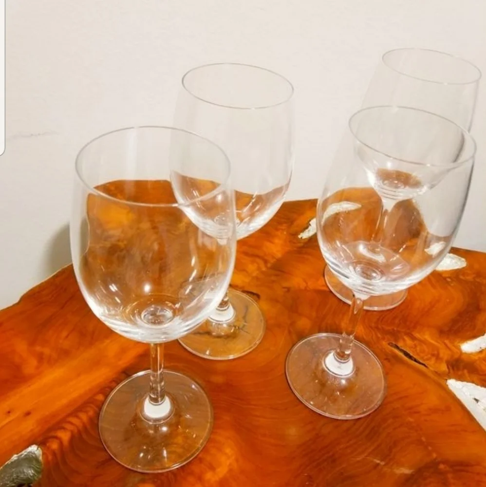 Collection of 12 new untouched wine glasses