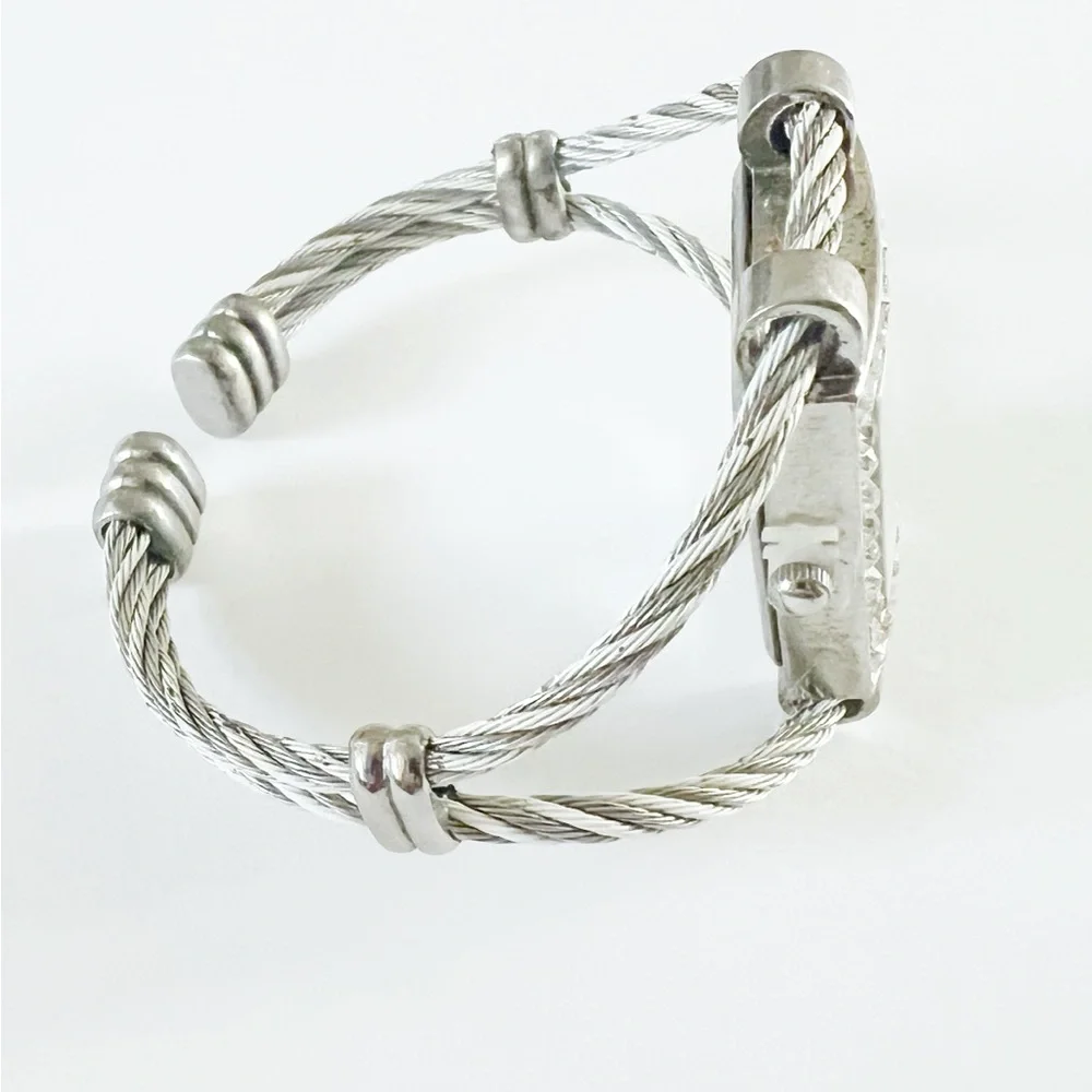 Quartz new watch