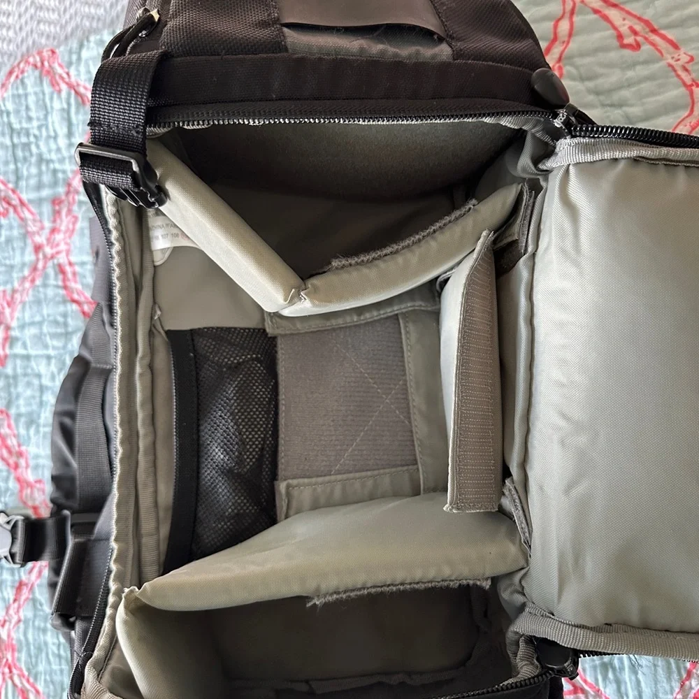 LowePro slingshot camera