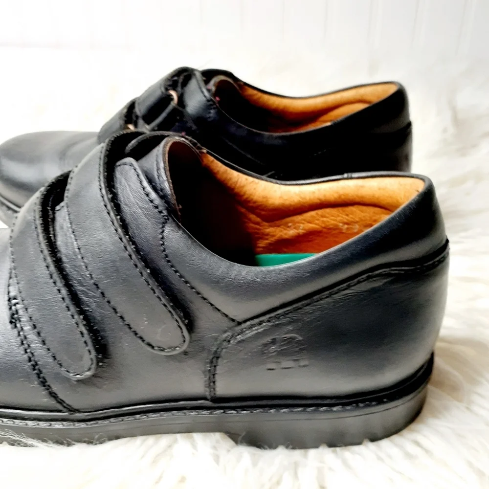 Elefanten Black Leather Hook& Loop Shoes I717