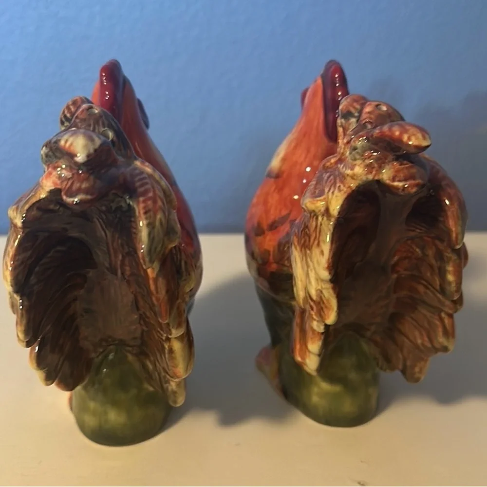 CIC Rooster Salt and pepper shakers