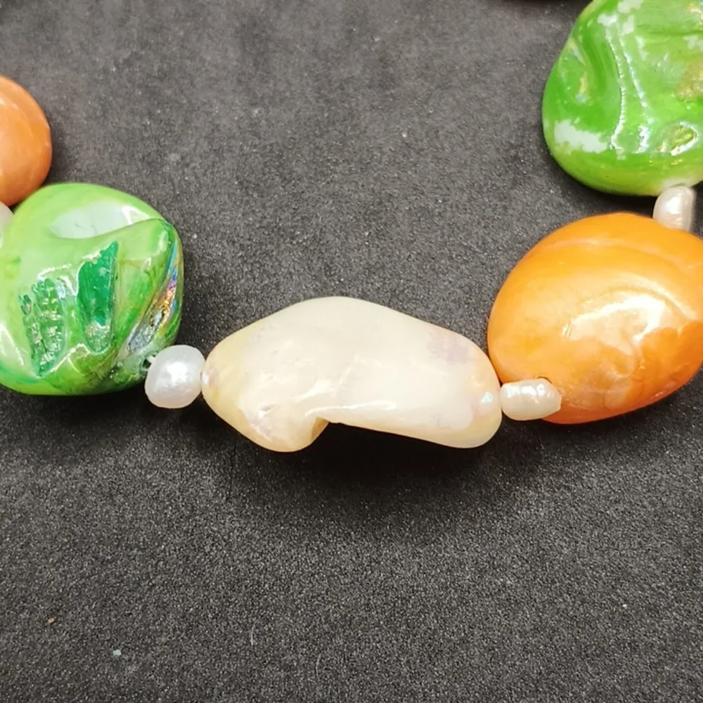 Small kids beaded summer bracelet toggle clasp