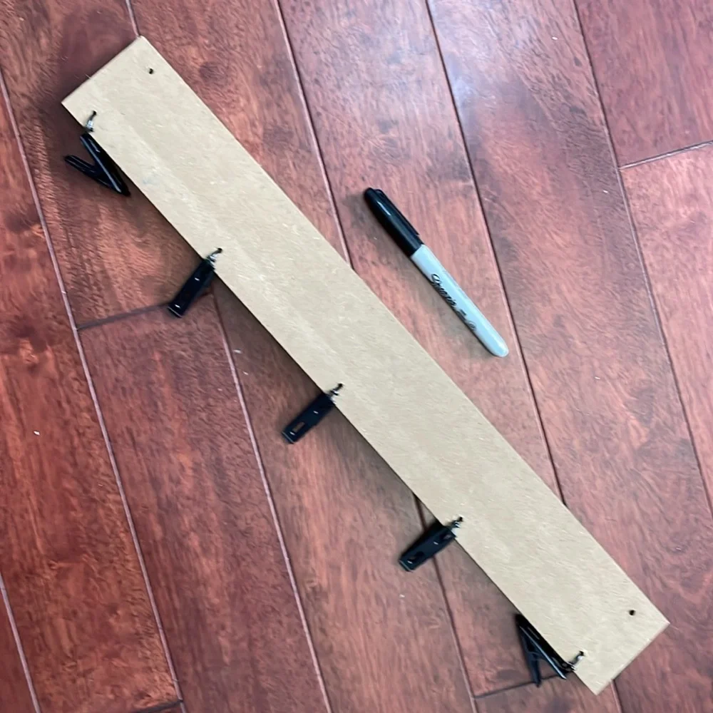 Unbranded clips wood width