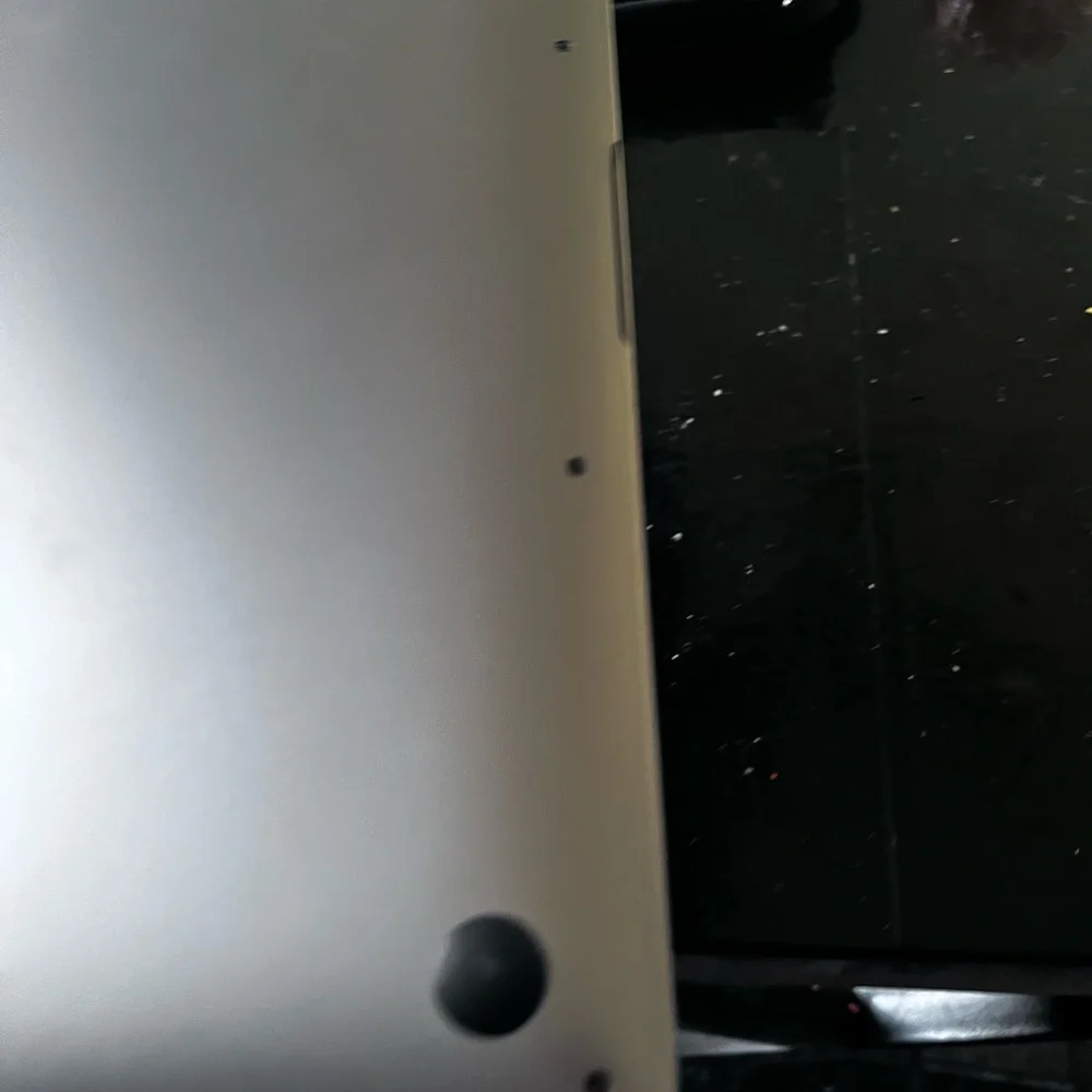 Apple this laptop