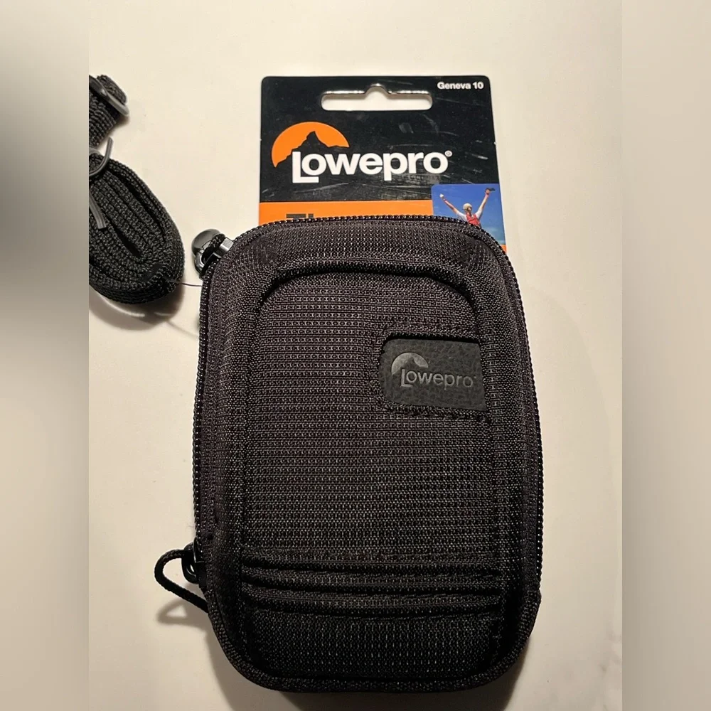 NWT Lowepro Black Camera Case- Geneva 10