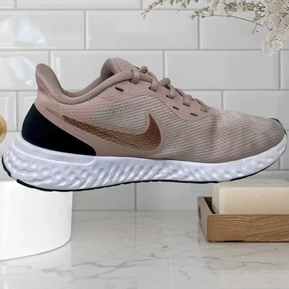 Nike 10 sold