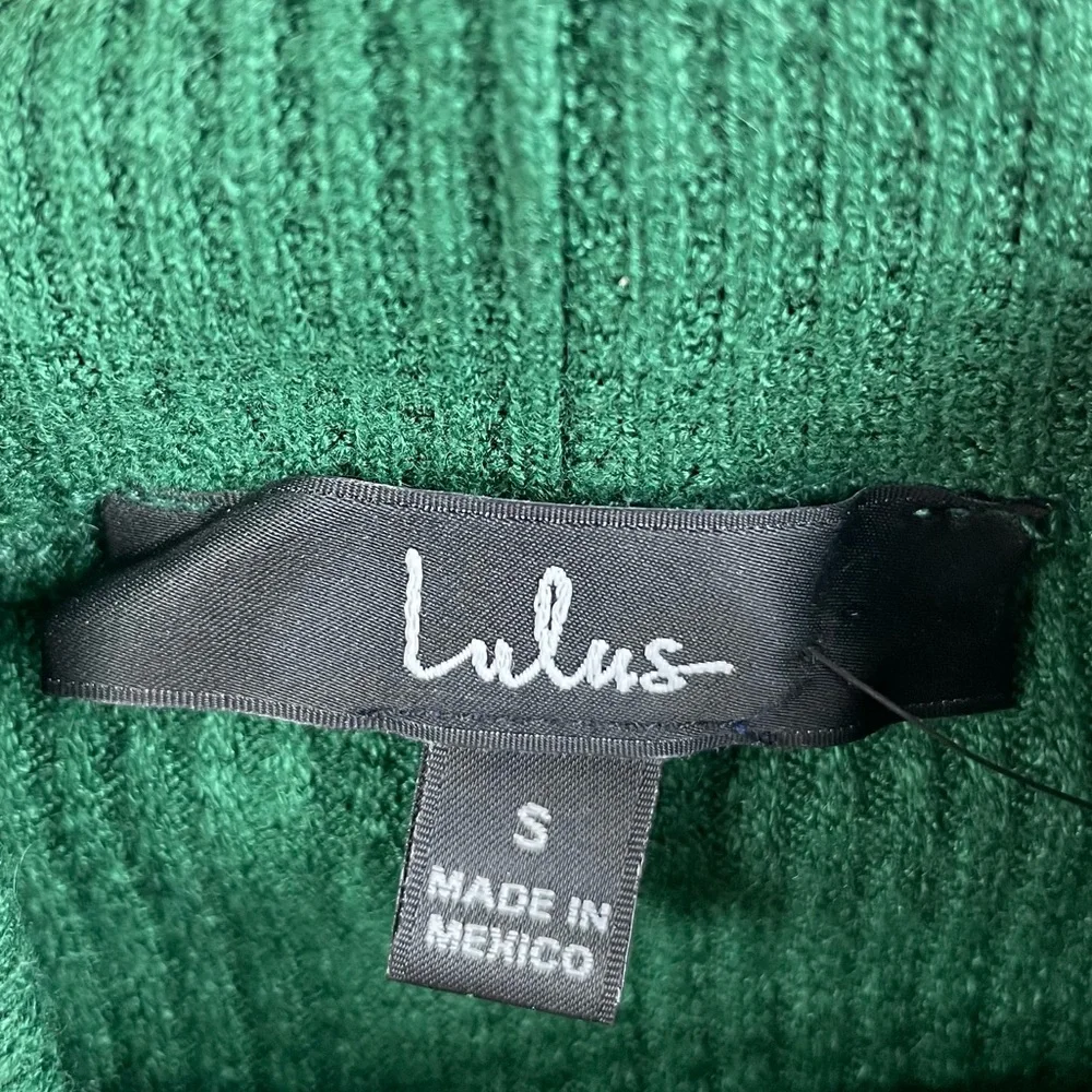 Lulus seasonal essential