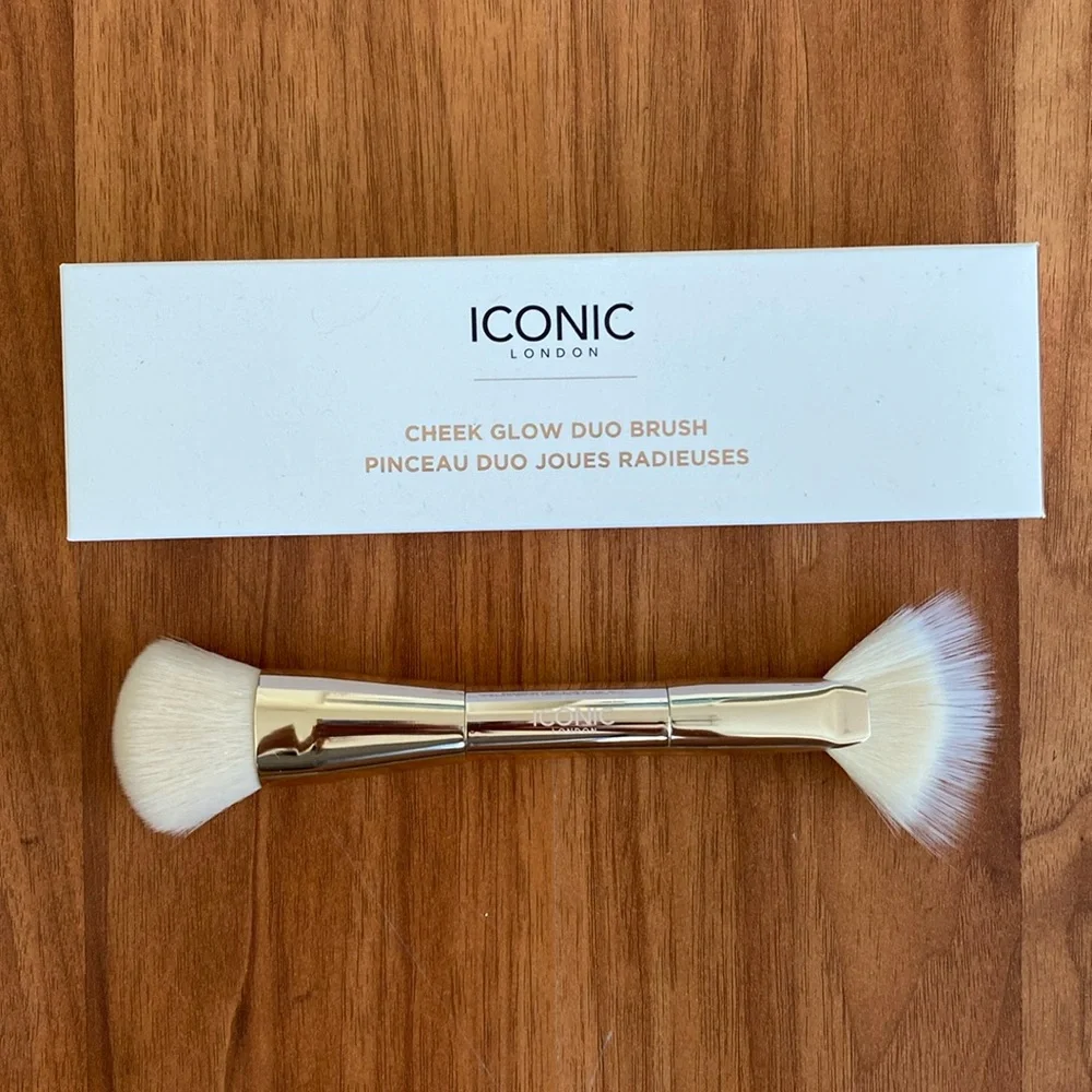 ❤️ Iconic London Cosmetics Cheek Glow Duo Limited Edition Brush NWT