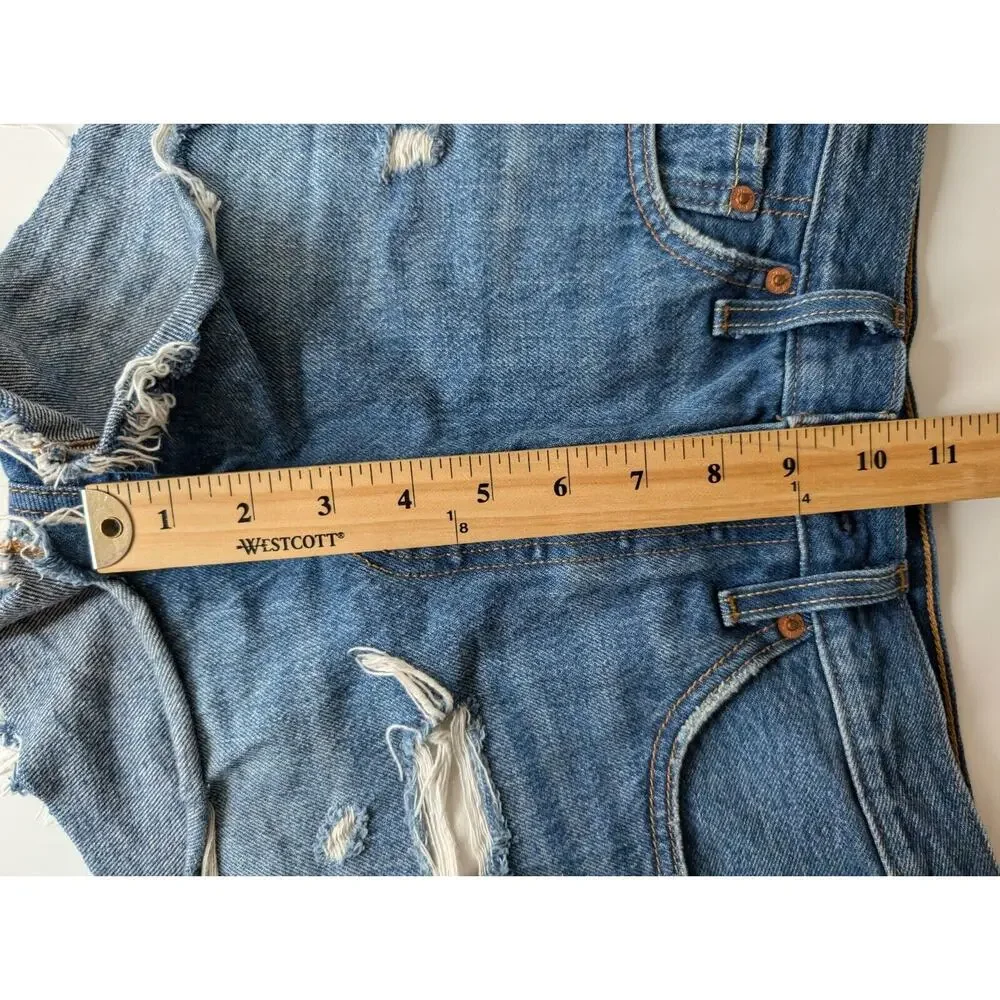 Levi's 501 High Rise Button Fly Distressed Shorts in Drive Me Crazy Size 26