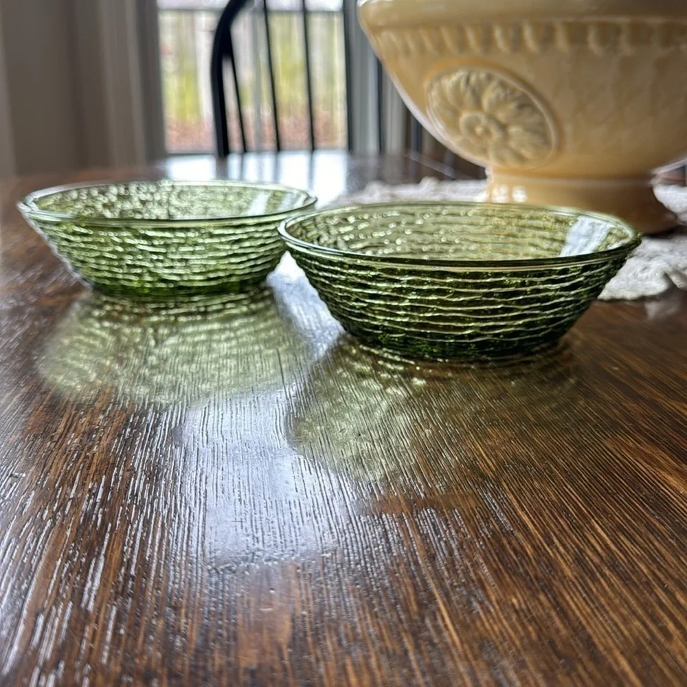 SET of 2 EA.~VINTAGE~ANCHOR HOCKING~AVOCADO GREEN~GLASS SORENO~SALAD BOWLS~G11
