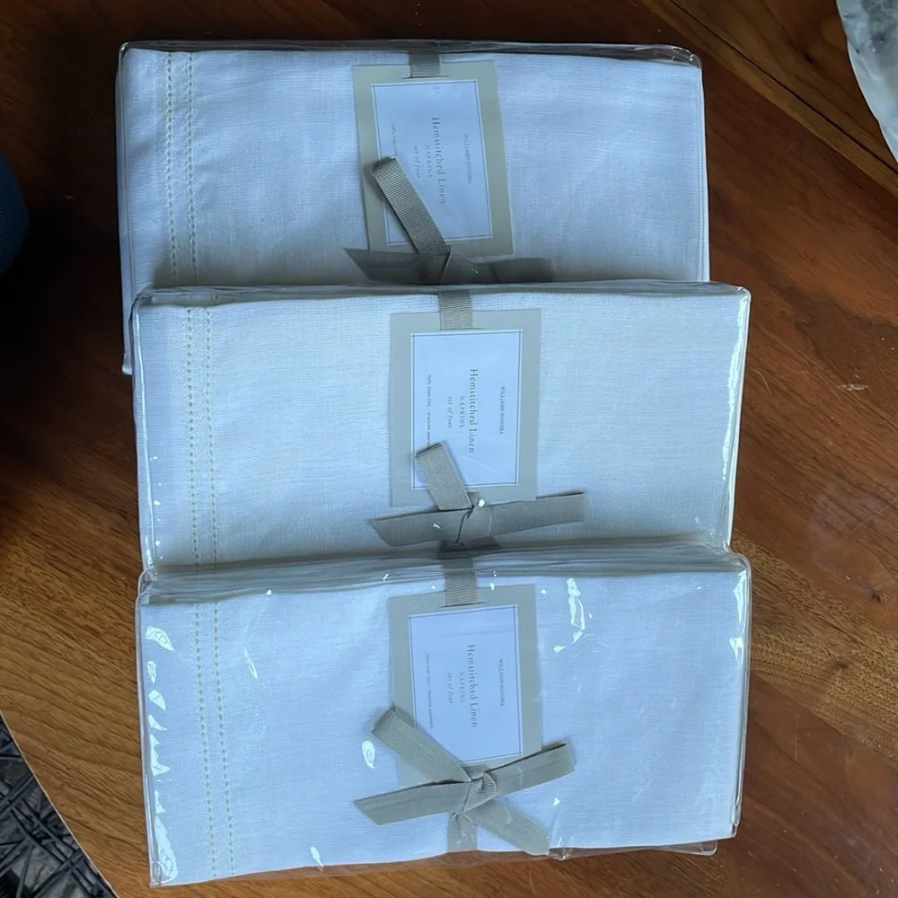 Brand new Williams Sonoma 100% linen napkins
