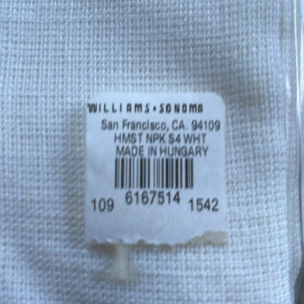 Brand new Williams Sonoma 100% linen napkins