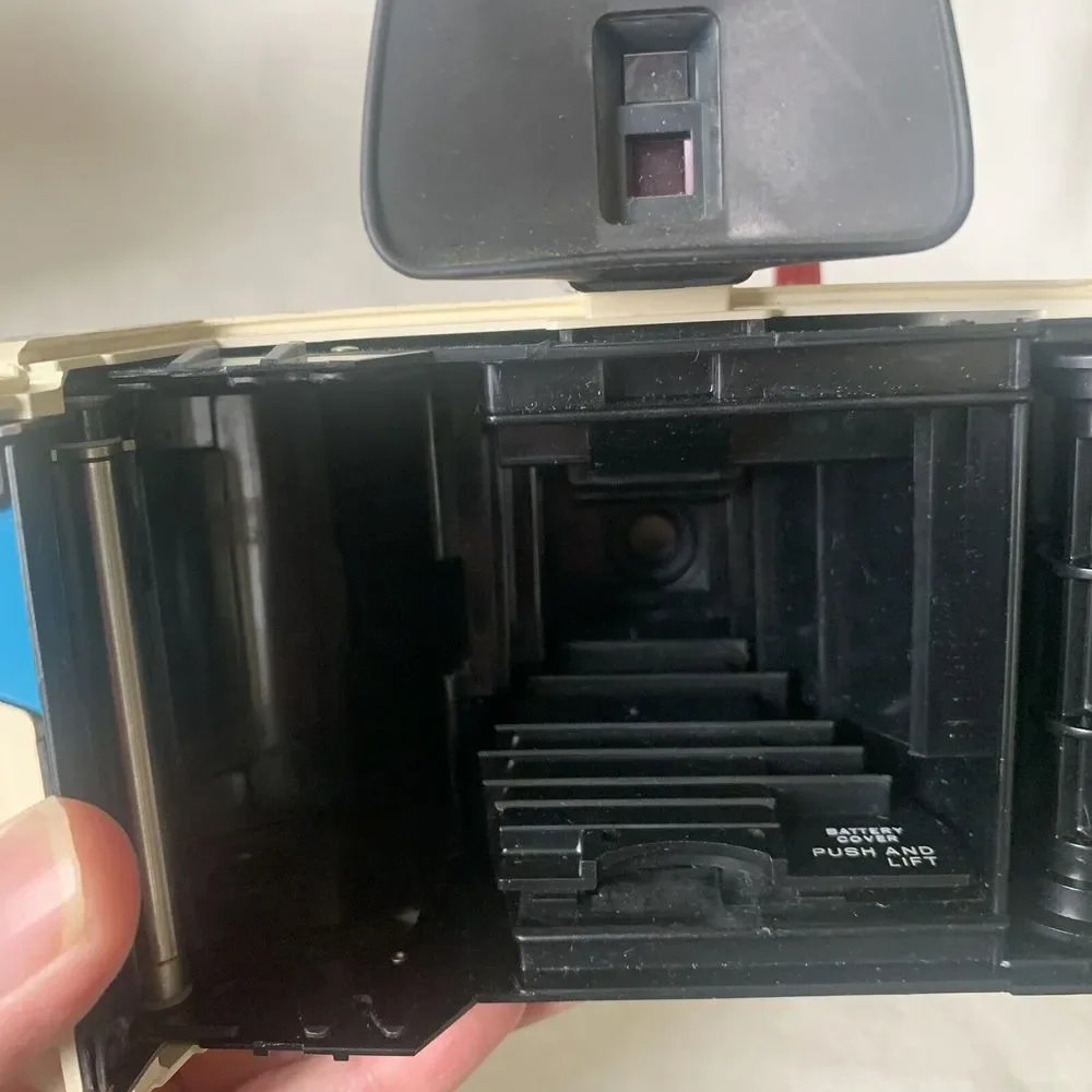 Polaroid camera untested