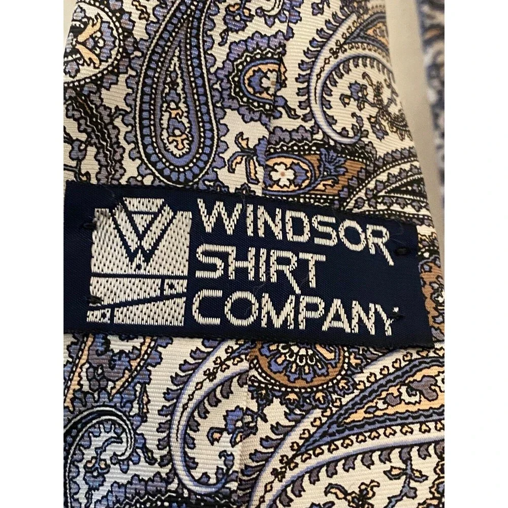 Vintage WINDSOR SHIRT COMPANY NECK TIE 100% Silk Hand Made PAISLEY Ivory Blue