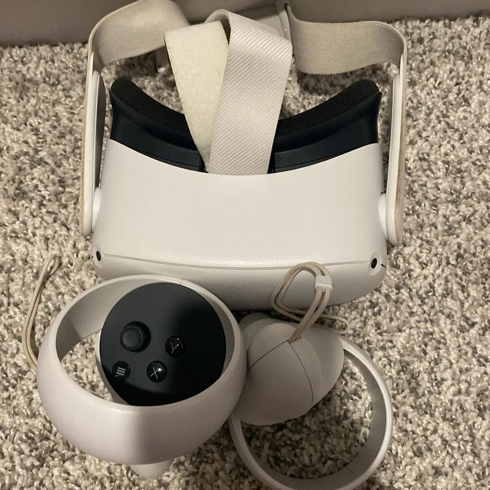 Slightly used oculus meta quest 2