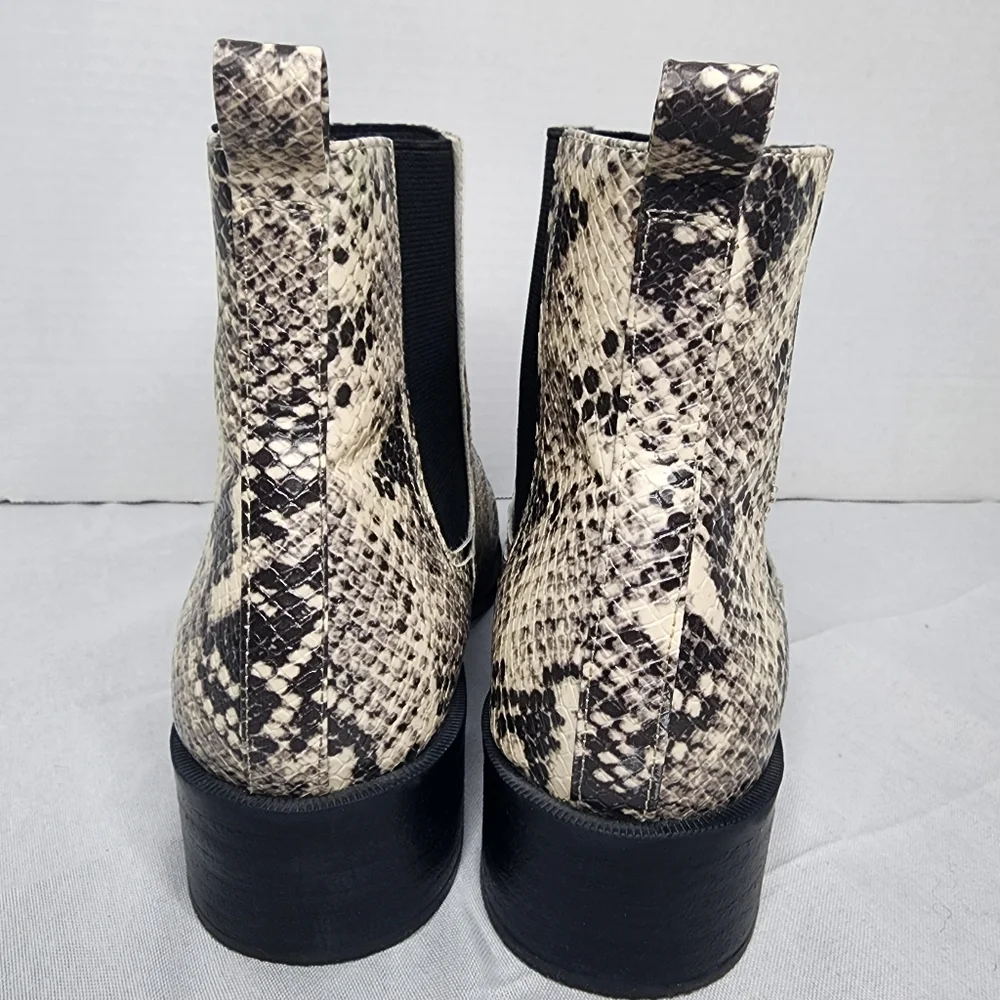 Steve Madden stylish snakeskin